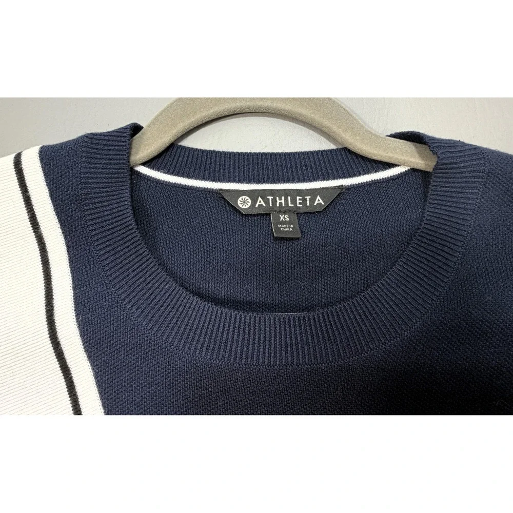 Athleta Sweater Women XS Navy Blue Excellent Diagonal Stripe Thumbhole Crew Neck